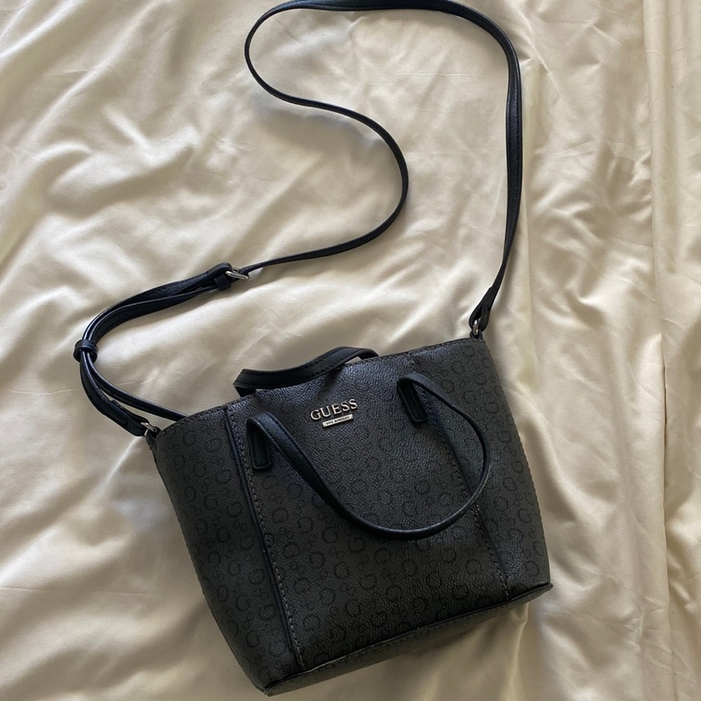 Medium Guess bag